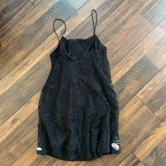 ASTR the Label lace embroidered mini dress - Picture 5 of 5